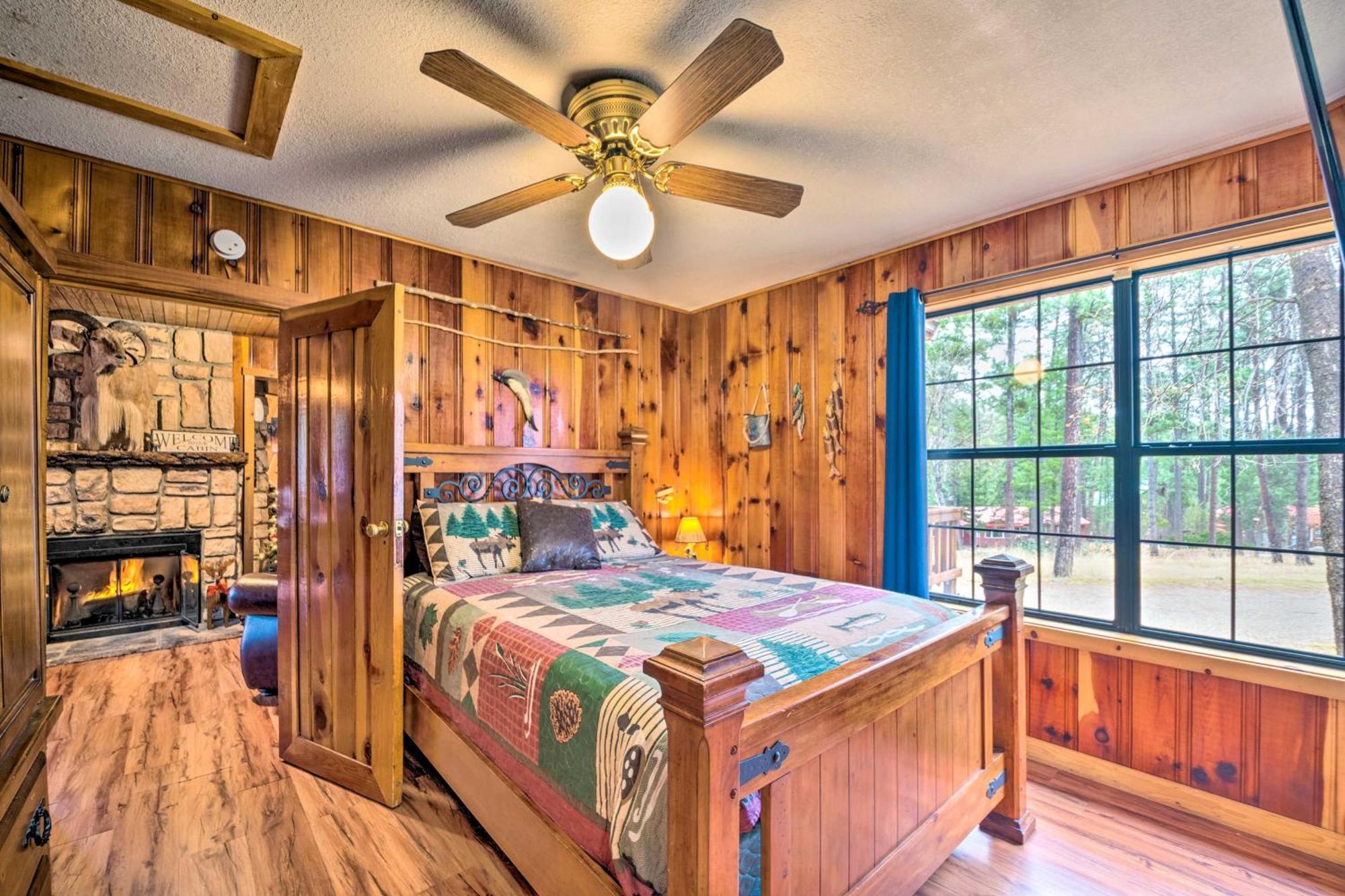 Unique Bear Country Cabin In Ruidoso With Hot Tub! 外观 照片