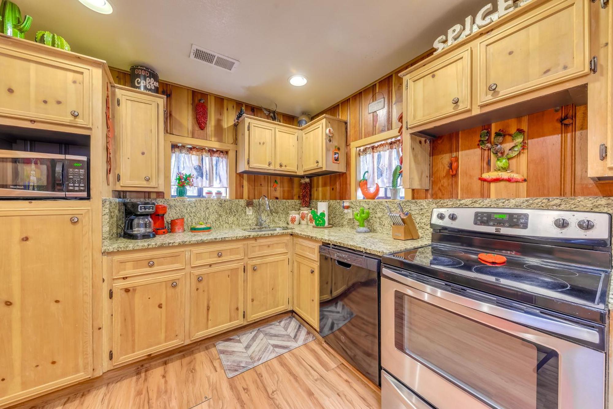 Unique Bear Country Cabin In Ruidoso With Hot Tub! 外观 照片
