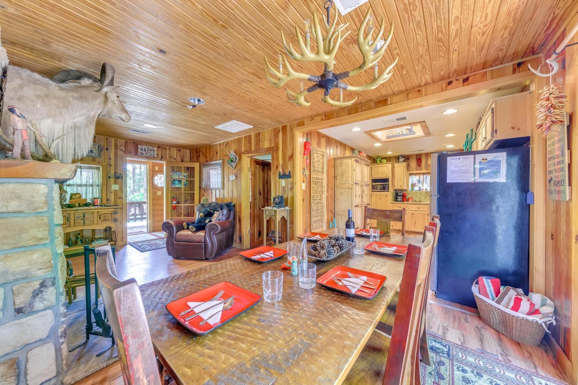 Unique Bear Country Cabin In Ruidoso With Hot Tub! 外观 照片