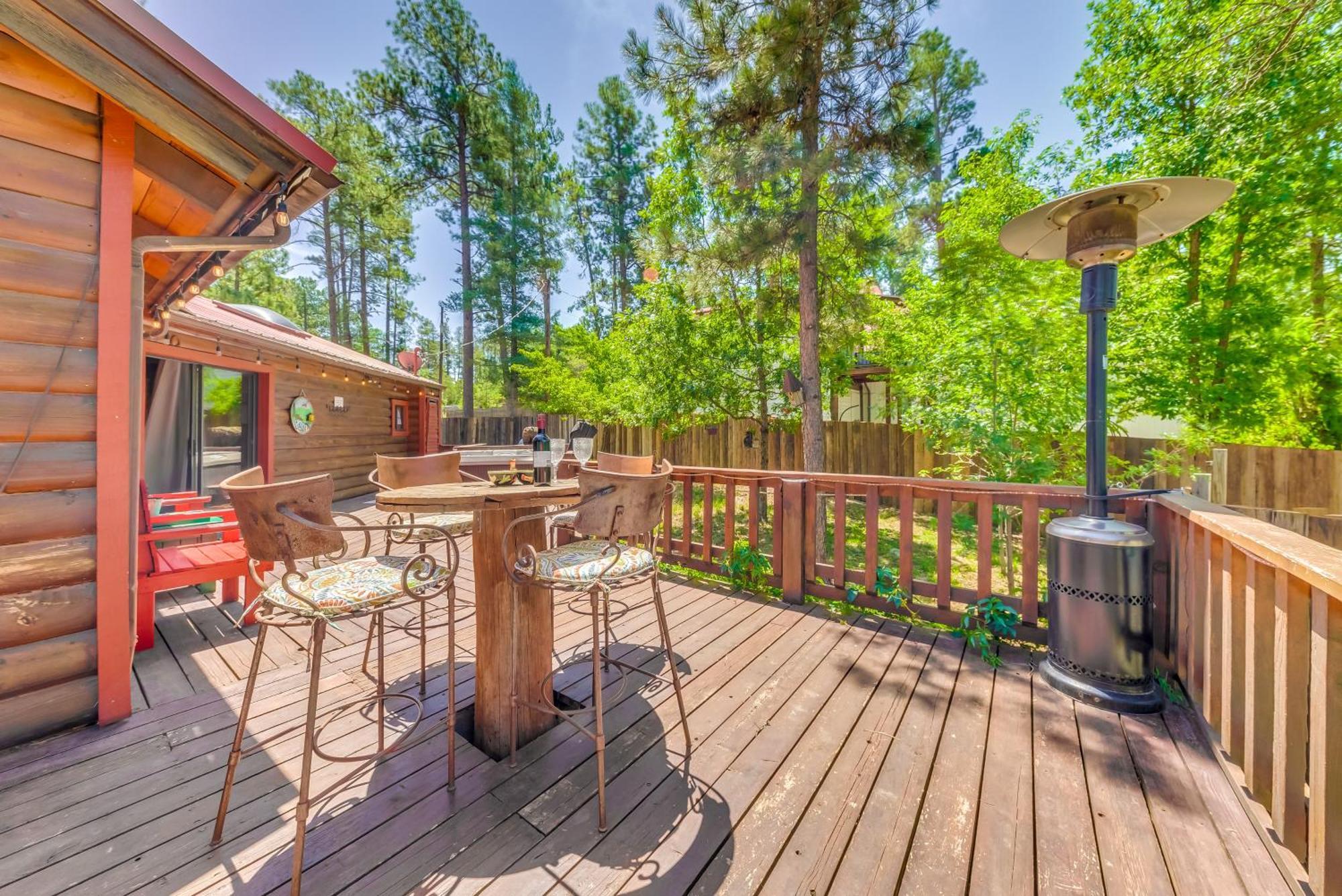 Unique Bear Country Cabin In Ruidoso With Hot Tub! 外观 照片